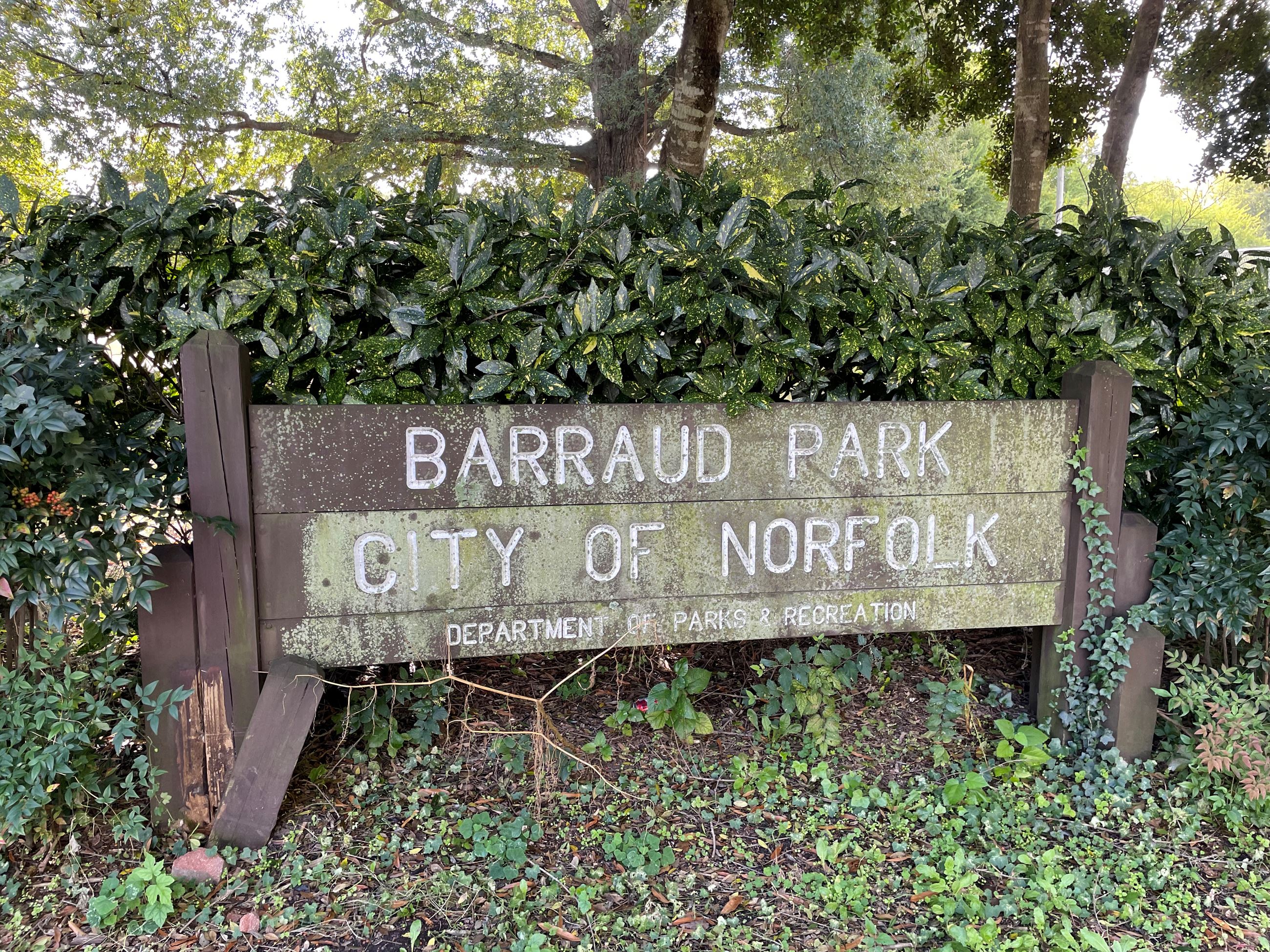 Barraud Park Sign